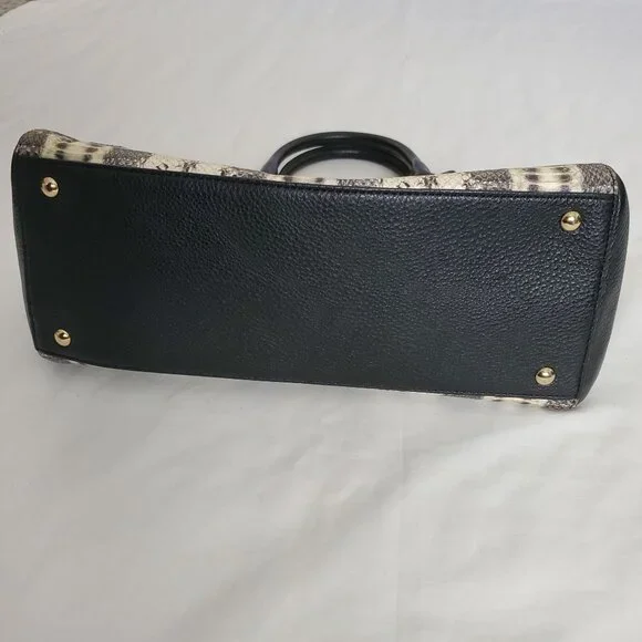 Michael Michael Kors SELMA Black/White Snake Print Leather Tote Bucket Handbag - Picture 10 of 15